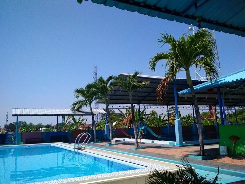 Mengajak Semua Orang Berenang di Kolam Renang Banyu Biru